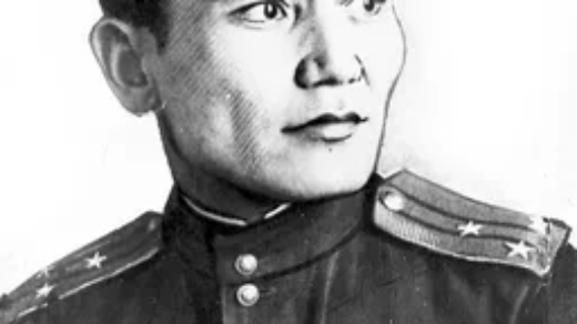 Бауыржан Момышұлы