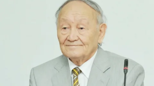 МекемтасМырзахметов